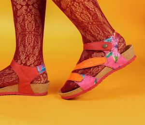 think sandaletten bunt dumia fuxia/kombi 297-9080 fussbett: nicht wechselbares comfort-fussbatt mit bequemem auftritt kalbsleder pflanzlich  gegerbt - nicht gefärbt 20 mm keil-absatz klassiker - ideale sommer-sandale mit individueller verstellmöglichkeit dank 3 klettverschlüsse