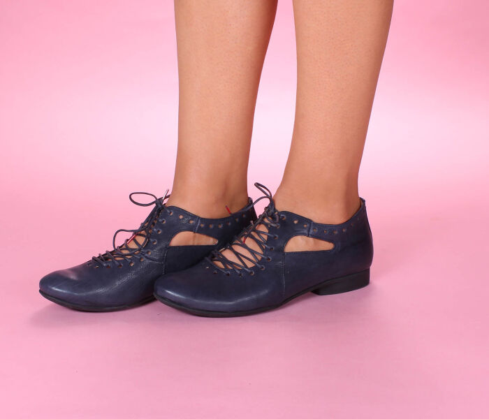 think schnürschuhe blau guad-2 navy 565-8010 fussbett: lederbezogene wechselbare kork-latex-bettung (pflanzlich gegerbt) kalbsleder pflanzlich  gegerbt - nicht gefärbt 10 mm absatz ganz toller schuh, sieht angezogen einfach gut aus. durchgehende funktions-schnürung für individuelle passform. leicht, locker, luftig. lieblingsmodell vieler kundinnen