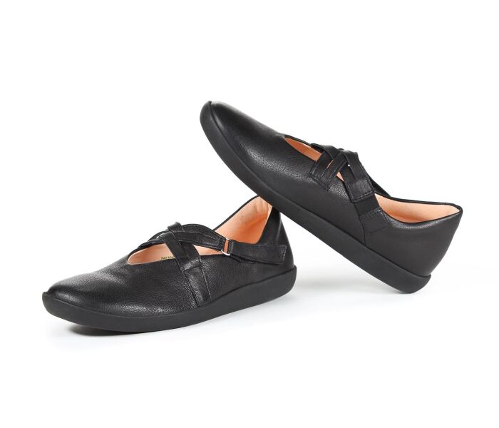 think slipper schwarz nature schwarz 952-0000 fussbett: lederbezogene wechselbare kork-latex-bettung (pflanzlich gegerbt) lederfutter - vegetabil gegerbt und ungefärbt 10 mm keilabsatz in der sohle comfortabler slipper mit beliebter kreuzbandage für individuellen sitz