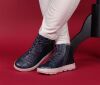 think booties blau comoda navy 747-8030 fussbett: lederbezogene wechselbare kork-weichschaum-bettung mit besonders guter auftritt-dämpfung im ballenbereich (pflanzlich gegerbt) lederfutter - vegetabil gegerbt und ungefärbt 10 mm absatz in der keilsohle neue city-booties mit langer 7-loch schnürung für weiten einstieg. angenehme schafthöhe von ca. 9 cm mit schnürung für individuellen sitz und zusätzlichem reissverschluss an der innenseite. weicher schaftabschluss an der ferse. echt gut, echt bequem.