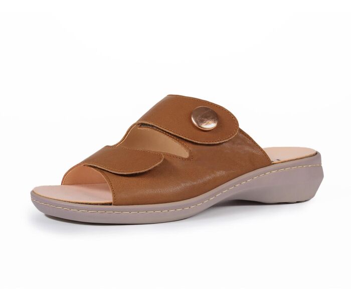 think pantoletten braun camilla cognac/kombi 671-3010 - aml 36 fussbett: lederbezogene wechselbare kork-latex-bettung (pflanzlich gegerbt) lederfutter - vegetabil gegerbt und ungefärbt 15 mm keil-absatz ansprechende pantolette in bewährter 2-riemen klett-ausführung für ideale verstellbarkeit und optimalen sitz am ballen