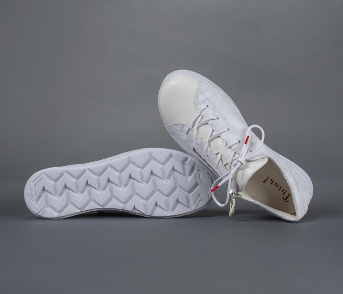 think schnürschuhe beige comoda bianco/kombi 1160-1000 - mda 124 fussbett: lederbezogene wechselbare kork-weichschaum-bettung mit besonders guter auftritt-dämpfung im ballenbereich (pflanzlich gegerbt) leder pflanzlich  gegerbt 10 mm absatz in der keilsohle leichter comfortabler schnürer mit nahtfreier ballenpartie und passformoptimierte 5-loch-schnürung. seitlicher zipper neben der schnürung für einfachen einstieg ohne den schuh zu schnüren