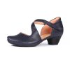 think pumps blau aida navy 209-8060 - aid 1102 fussbett: lederbezogene nicht wechselbare kork-latex-bettung (pflanzlich gegerbt) kalbsleder pflanzlich  gegerbt - nicht gefärbt neuer 35 mm absatz mit weicherem auftritt die beliebten riemchen-pumps in neuen ledern und neuen farben. klettverschluss für schnellen einstieg am äusseren riemchen, kleiner gummizug am inneren riemchen. geniale, kleine kerbung am dekollete für besten sitz