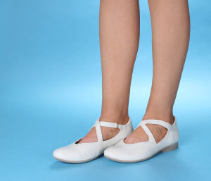 think ballerinas beige guad-2 panna 564-4010 - gud 806 fussbett: lederbezogene wechselbare kork-latex-bettung (pflanzlich gegerbt) kalbsleder pflanzlich  gegerbt - nicht gefärbt 10 mm absatz sehr feine und luftige ballerinas, die trotzdem die möglichkeit der austauschbaren bettung bieten.1 klett-riemchen und 1 riemchen mit gummizug geben halt.