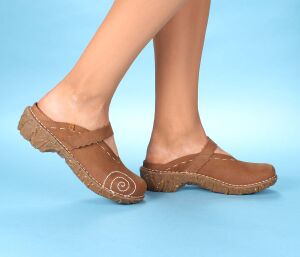 El Naturalista Clogs Yggdrasil wood NG96 braun Gr.38